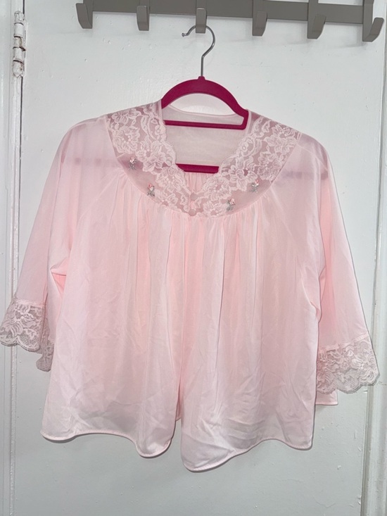Shadowline Other - vintage Shadowline pastel pink nylon bed jacket featuring lace trim M